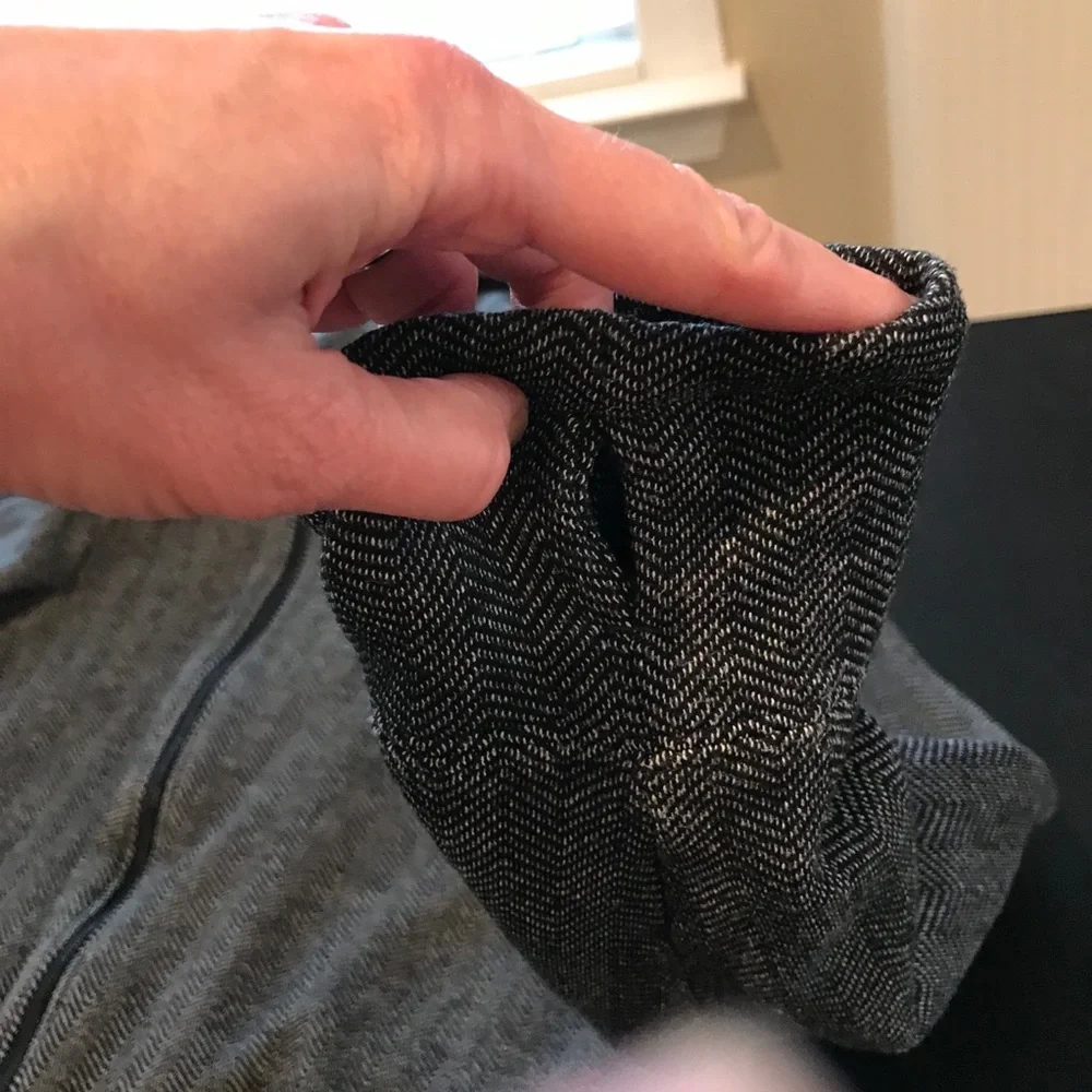 Under Armour Jacket - Picture 9 of 13